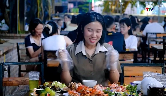 Về làng chài, thưởng vị biển