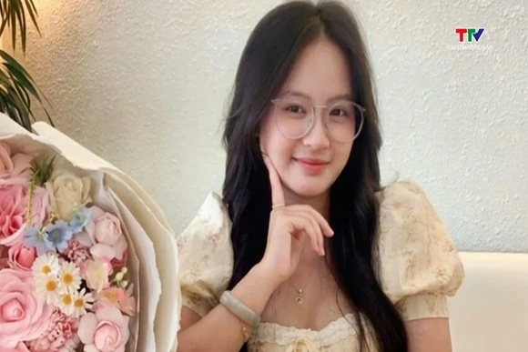 Từ "hoa khôi trường làng" đến thủ khoa toàn quốc