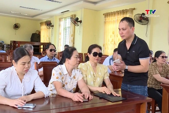 Tập huấn sử dụng điện thoại thông minh và các ứng dụng số cho người khiếm thị