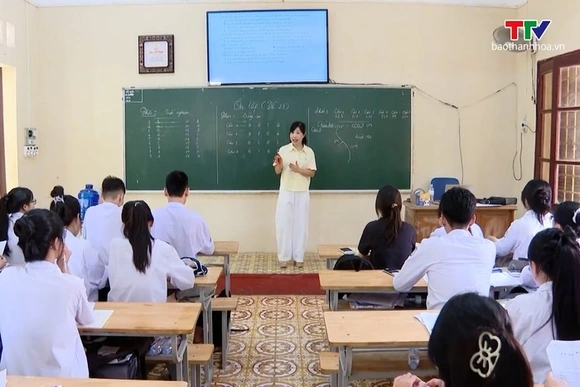 Khi nào học sinh cả nước được mượn sách giáo khoa miễn phí?