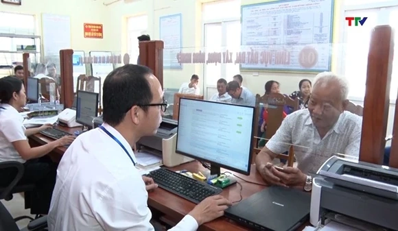 Phát triển dữ liệu số và vận hành Trung tâm Giám sát, điều hành thông minh (IOC) 
