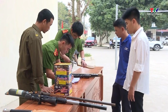 Tích cực vận động thu hồi vũ khí, vật liệu nổ trên tuyến biển