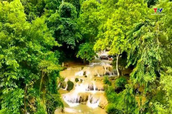 Khám phá thiên nhiên kỳ vĩ tại Thác Mây, xã Thạch Quảng