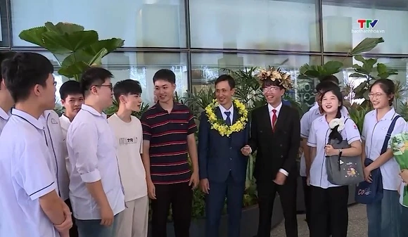 Thanh Hóa đón học sinh đoạt Huy chương Bạc Olympic Vật lý quốc tế