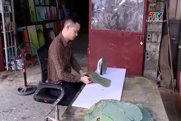 Lá sen - từ biểu tượng văn hóa đến chất liệu nghệ thuật đương đại