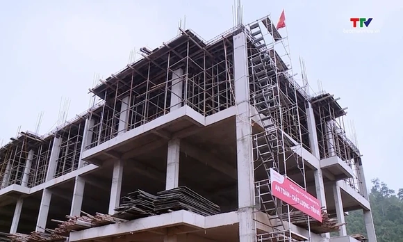 Tháo gỡ khó khăn, hoàn thành 100 trường học biên giới trước ngày 30/8