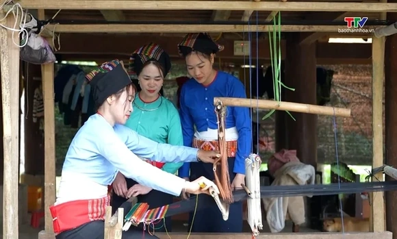 Khai thác tiềm năng, lợi thế bản địa để phát triển kinh tế