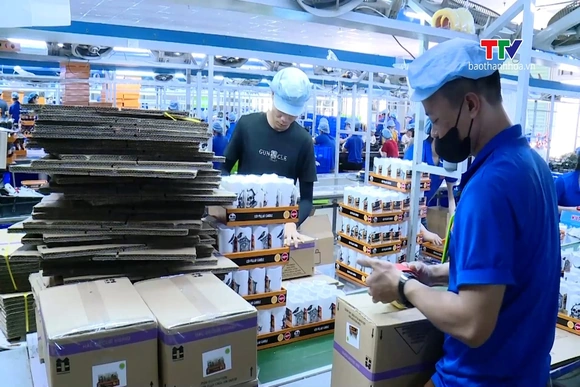 Xuất nhập khẩu cả nước đến 15/7 vượt 600 tỷ USD