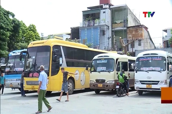 Tăng cường quản lý hoạt động vận tải hành khách bằng xe ô tô tuyến cố định