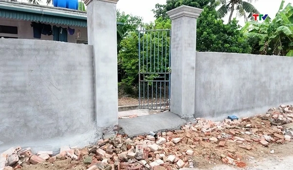 Người dân đồng lòng hiến đất mở đường