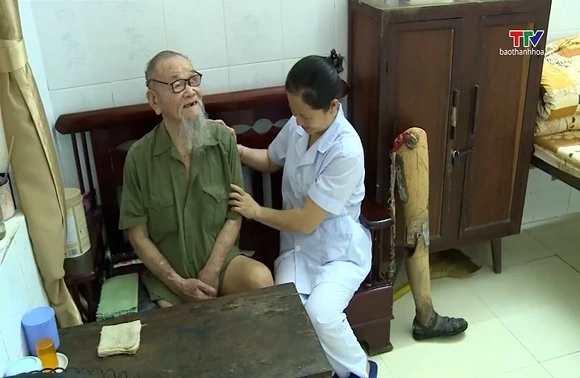 Chăm lo đời sống cho người có công