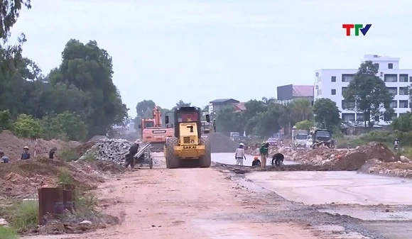 Điều chuyển khối lượng nhằm đẩy nhanh tiến độ thi công tuyến đường Voi – Sầm Sơn