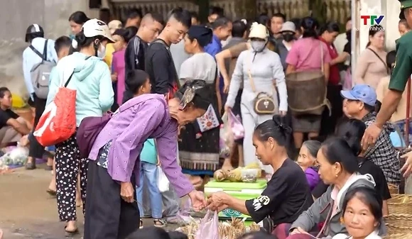 Phiên chợ Na Mèo điểm hẹn quen thuộc của người dân hai miền biên giới Việt Nam - Lào
