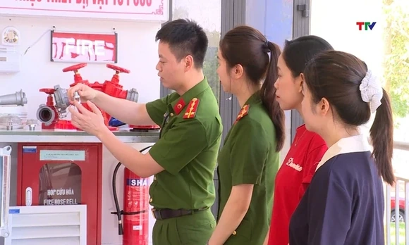 Tăng cường liên kết “3 nhà” trong tuyên truyền, tập huấn kỹ năng PCCC và CNCH