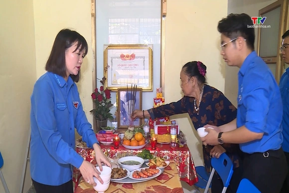 “Bữa cơm tri ân” ấm áp nghĩa tình tại phường Hạc Thành