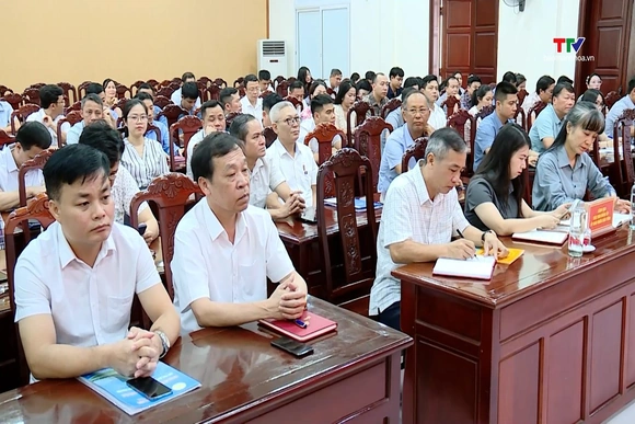 Đảng ủy UBND tỉnh thông tin thời sự và cập nhật kiến thức mới
