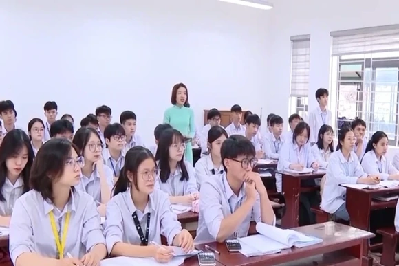Bộ Giáo dục và Đào tạo lý giải việc tiếp tục duy trì kỳ thi tốt nghiệp THPT