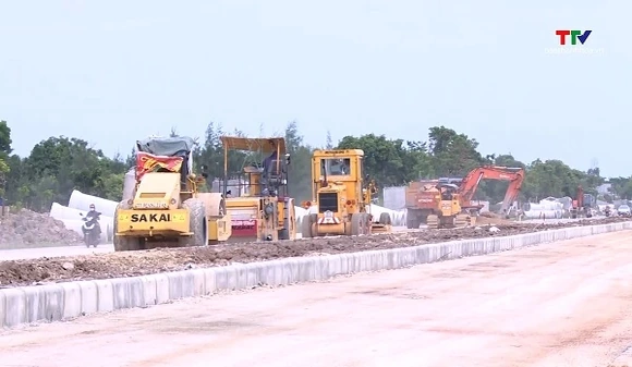 Tập trung giải ngân đầu tư công để cán đích tăng trưởng