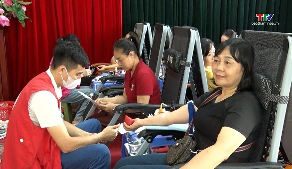 Công ty TNHH 1 thành viên thuỷ lợi Bắc Sông Mã tổ chức chương trình “Giọt hồng xứ Thanh”