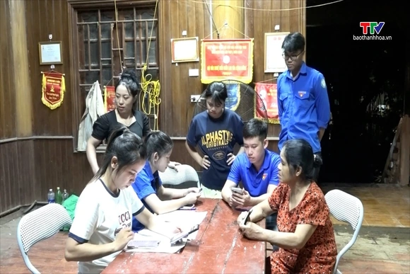 Mường Lát triển khai cao điểm tích hợp tiện ích số trên VNeID
