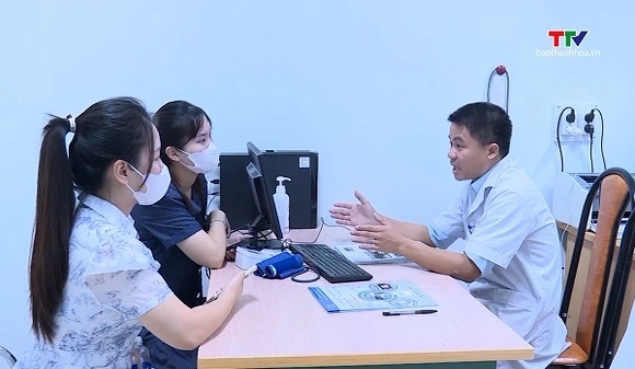 Bộ Y tế khuyến khích các cặp vợ chồng sinh đủ hai con trước 35 tuổi
