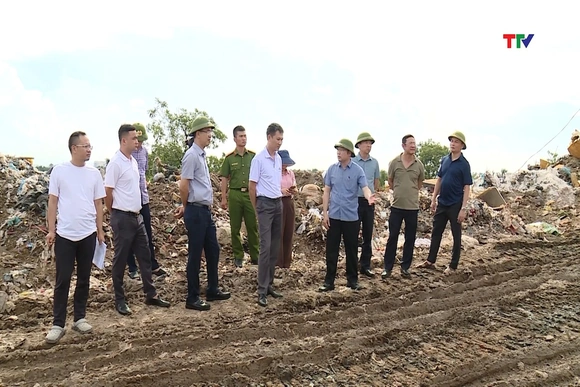 Từ ngày 03/8, dừng tiếp nhận rác mới và tập trung xử lý tình trạng ô nhiễm tại bãi rác Trung Sơn, phường Sầm Sơn