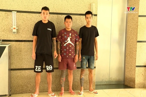 Bắt giữ 3 đối tượng “dàn cảnh” va quệt giao thông để cưỡng đoạt tài sản