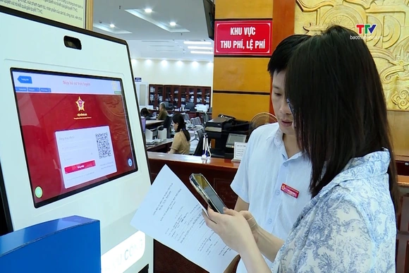Đẩy mạnh cải cách thủ tục hành chính, tạo môi trường đầu tư kinh doanh thuận lợi