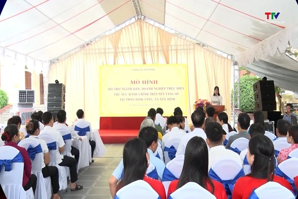 Xã Yên Định ra mắt mô hình hỗ trợ thực hiện thủ tục hành chính trực tuyến tại thôn