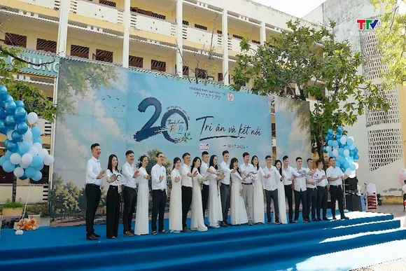 Hội khoá – kết nối hay khoảng cách