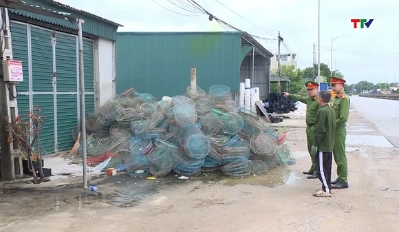 Giải tỏa lấn chiếm hành lang giao thông trên tuyến Quốc lộ 1A