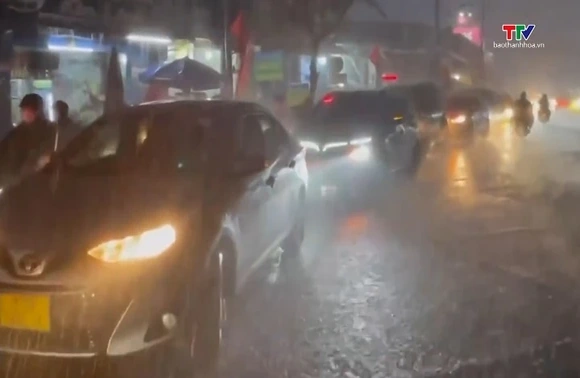 El Nino tiếp đà mạnh lên, miền Bắc bước vào cao điểm mưa lớn