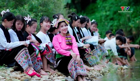 Gieo nhạc giữa đại ngàn