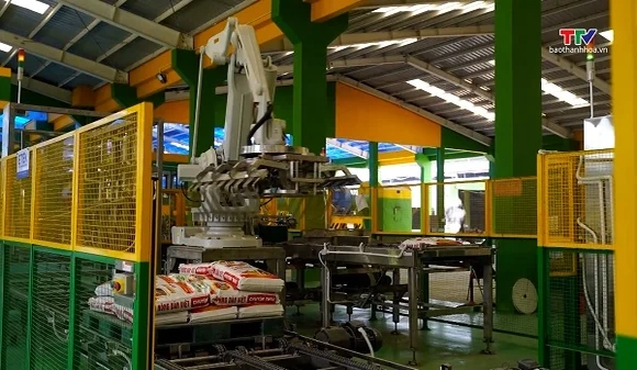 Đảm bảo nguồn cung phân bón cho vụ thu mùa