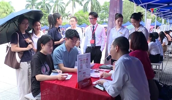 Hơn 14.000 người đăng ký Sàn giao dịch việc làm quốc gia