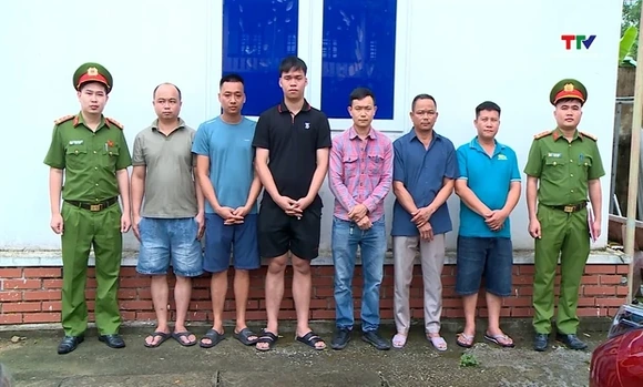 Công an xã Hợp Tiến bắt giữ 4 đối tượng mua bán, vận chuyển trái phép linh kiện súng
