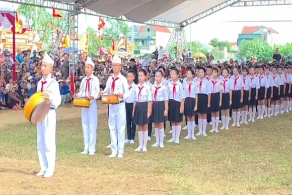 Chấn chỉnh việc thi nghi thức Đội trong hoạt động trại hè tại các xã, phường