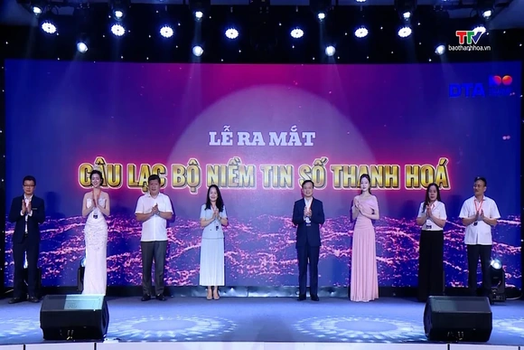 Ra mắt Câu lạc bộ “Niềm tin số Thanh Hóa”