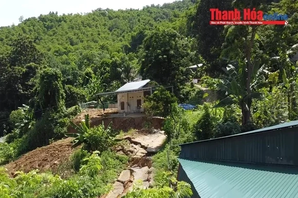 Sớm ổn định đời sống cho các hộ dân sau sạt lở núi nghiêm trọng ở xã Quan Sơn|