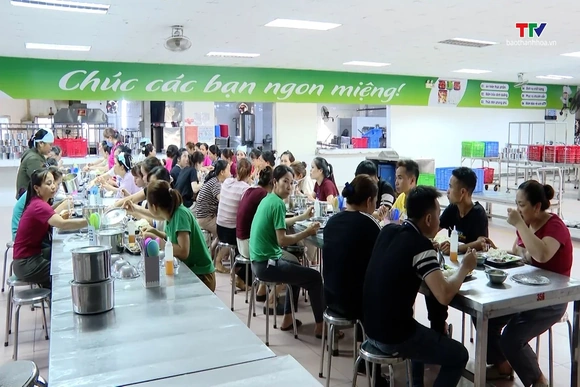 Đảm bảo an toàn thực phẩm tại bếp ăn công nhân