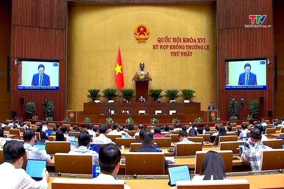 Quốc hội thảo luận về các dự án luật