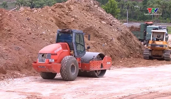 Chủ tịch UBND tỉnh Thanh Hóa yêu cầu đẩy nhanh tiến độ đầu tư kết cấu hạ tầng