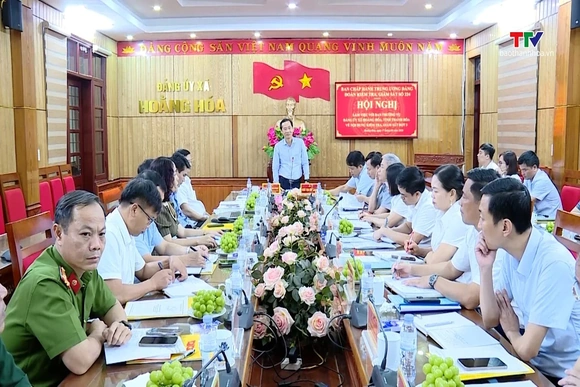 Đoàn giám sát của Bộ Chính trị làm việc với xã Hoằng Hoá về công tác cán bộ