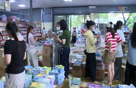 Khan hiếm cục bộ sách giáo khoa trước thềm năm học mới