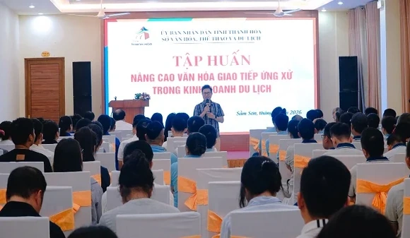 Khai giảng lớp Tập huấn nâng cao văn hóa giao tiếp ứng xử trong kinh doanh du lịch