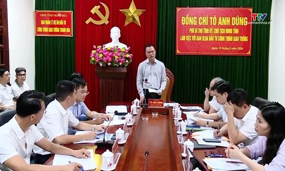 Chủ tịch UBND tỉnh làm việc với Ban Quản lý dự án Đầu tư công trình giao thông Thanh Hoá