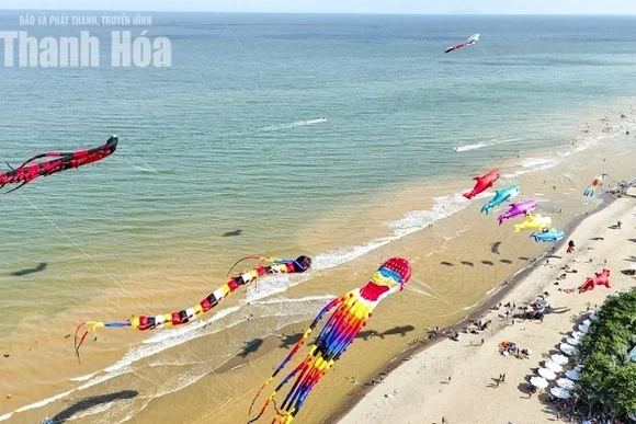 Lần đầu tiên Festival diều được tổ chức tại phố biển Sầm Sơn