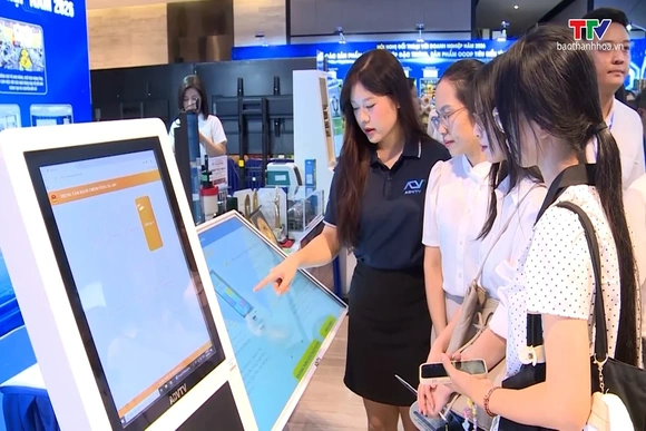 Sôi nổi các hoạt động bên lề Hội nghị đối thoại với doanh nghiệp năm 2026