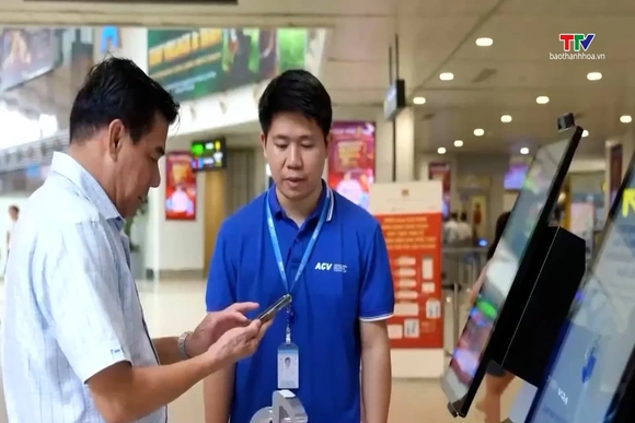 Nội Bài đưa vào sử dụng 12 kiosk sinh trắc học phục vụ cao điểm nghỉ lễ 2/9
