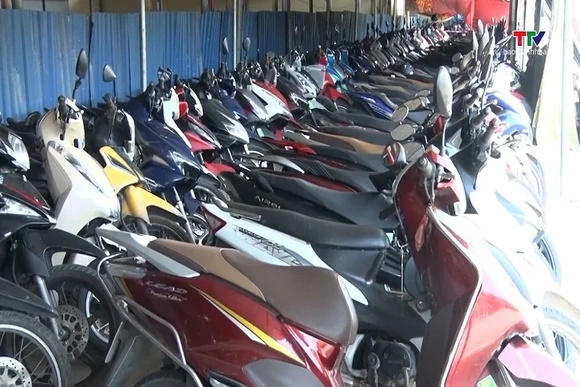 Cần sớm giải tỏa các điểm trông giữ xe trái phép tại KCN và Đô thị Hoàng Long, phường Nguyệt Viên